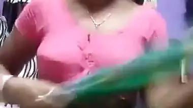 Desi village randi in saree exposing thick pussy