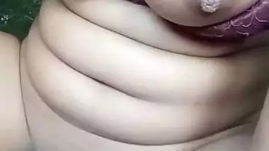 Desi nude girl plays with her boobs and pussy