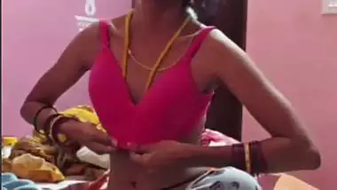 Slim Tamil wife small boobs showing to husband