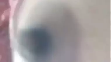 Bhabhi sex affair video call showing boobs to secret lover