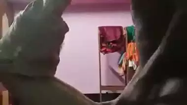 Guy fucks his stepsister’s tight pussy in the desi sex video