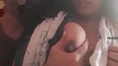 Mallu lovers selfie video with viral romantic boob press