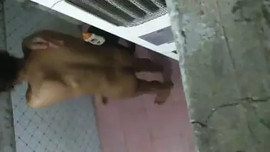 Indian maid bathing voyeur video