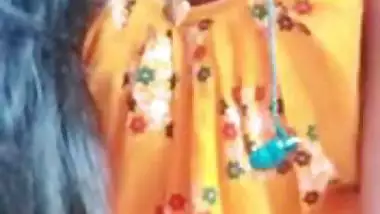 New Chamet video of desi girl in nighty showing nude figure