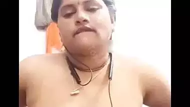 Kannada aunty rubbing pussy and fingering on video call