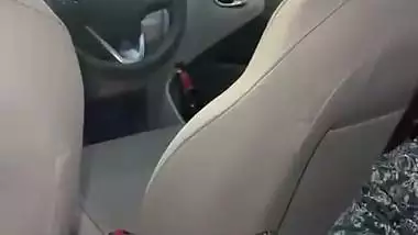 Horny lady’s outdoor blowjob makes her guy cum in the car