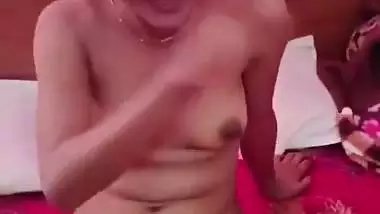 Guy bangs his 19-year-old dehati GF in a hotel room