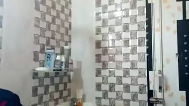 Head bath nude shower with camera recording of GF