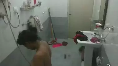 Sri Lankan bathroom spycam
