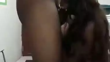 Shri Lankan girl records her blowjob MMS and cum drop