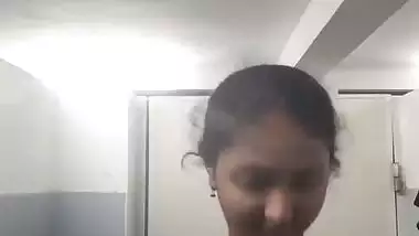 Cute girlfriend hot boobs showing viral video making