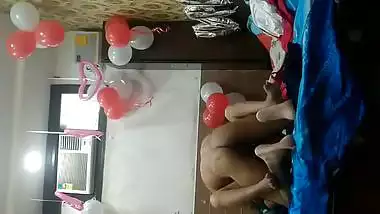 Loud moaning Indian XXX video with friends wife