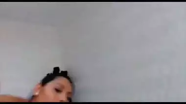 Sexy NRI Chick Twerks Big Ass & Teases On XXX Porn Cam