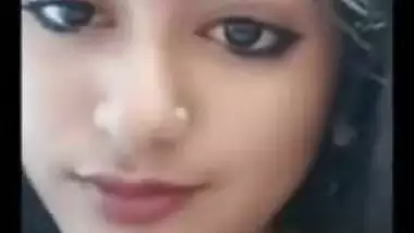 Gorgeous cam girl striptease nude show for client