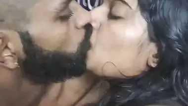 Mallu girl kissing her lover and big boobs showing
