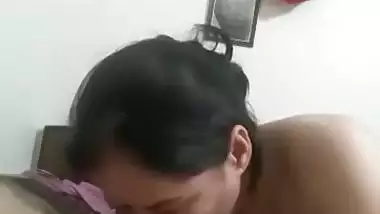 Mature Hindi wife blowjob to husband friend viral scandal