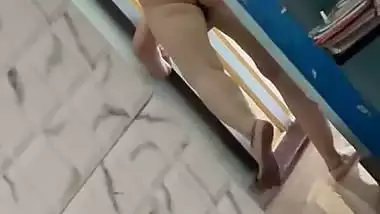 Mom cleaning bathroom in naked caught by son