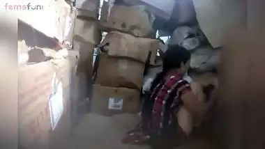 Naughty Desi Bhabhi Knows How To Get A Sex Discount