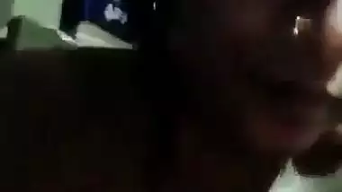 Kolhapur lady records her Indian nude MMS for her lover