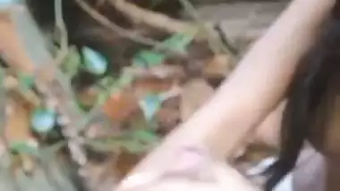 Guy cums on his GF’s face during hot outdoor sex