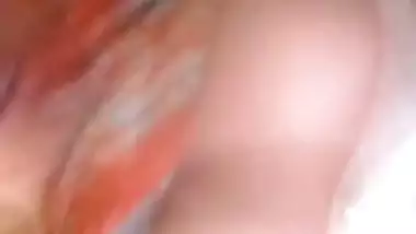 Round boobed Indian lady naked MMS