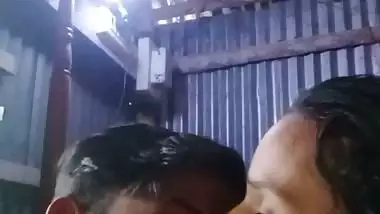 Dhaka guy boob presses and kisses in desi x video