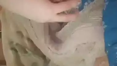 Horny maal biting lips and boobs show viral MMS