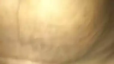 South Indian man shows lady’s pussy in nude mms