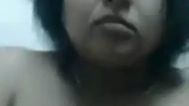 Tamil Slut Bhabhi Masturebating in Bathroom