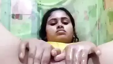 Desi babe using room freshener bottle to masturbate