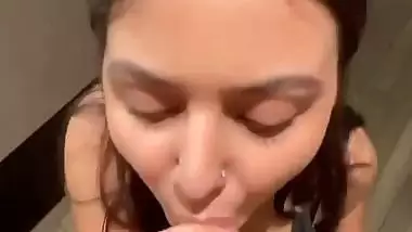 Celebrity hairdresser sucks actor’s dick in blowjob MMS