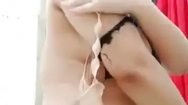 Hot Tamil nude girl stripteases and shows her naked body